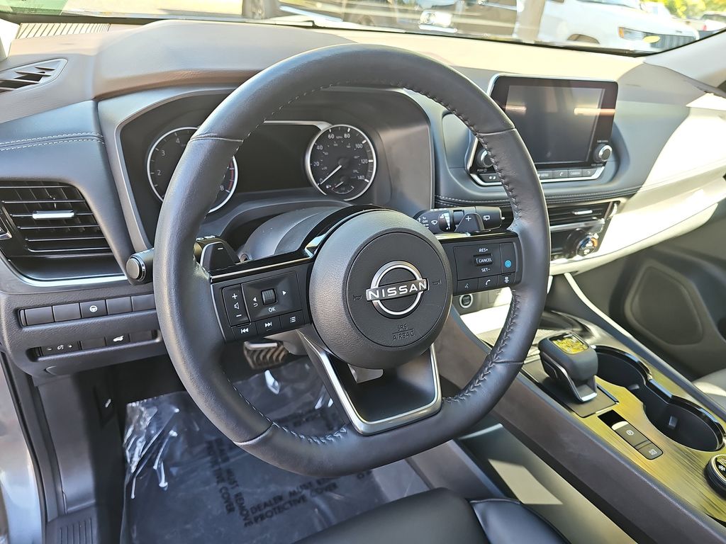 2022 Nissan Rogue SV photo 16