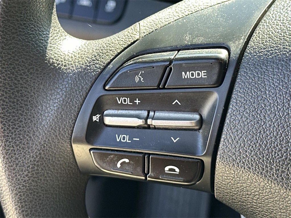 2020 Hyundai Elantra SEL photo 24