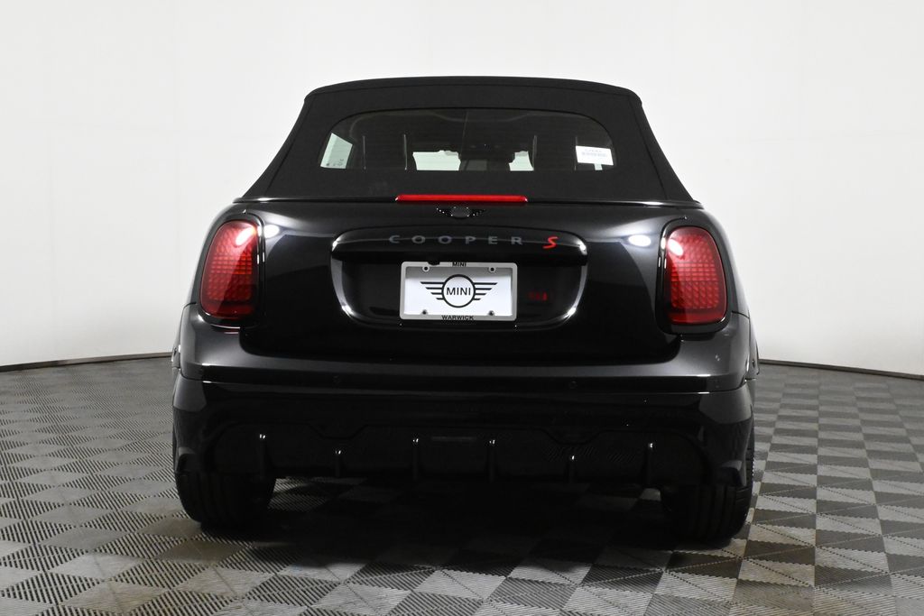 2026 Mini Cooper Convertible Iconic photo 7