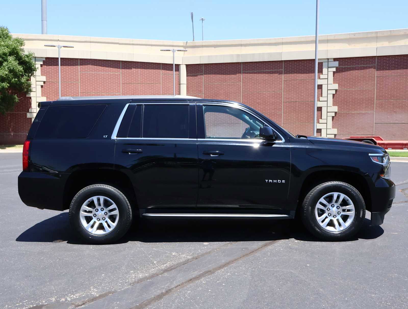 2019 Chevrolet Tahoe LT photo 27