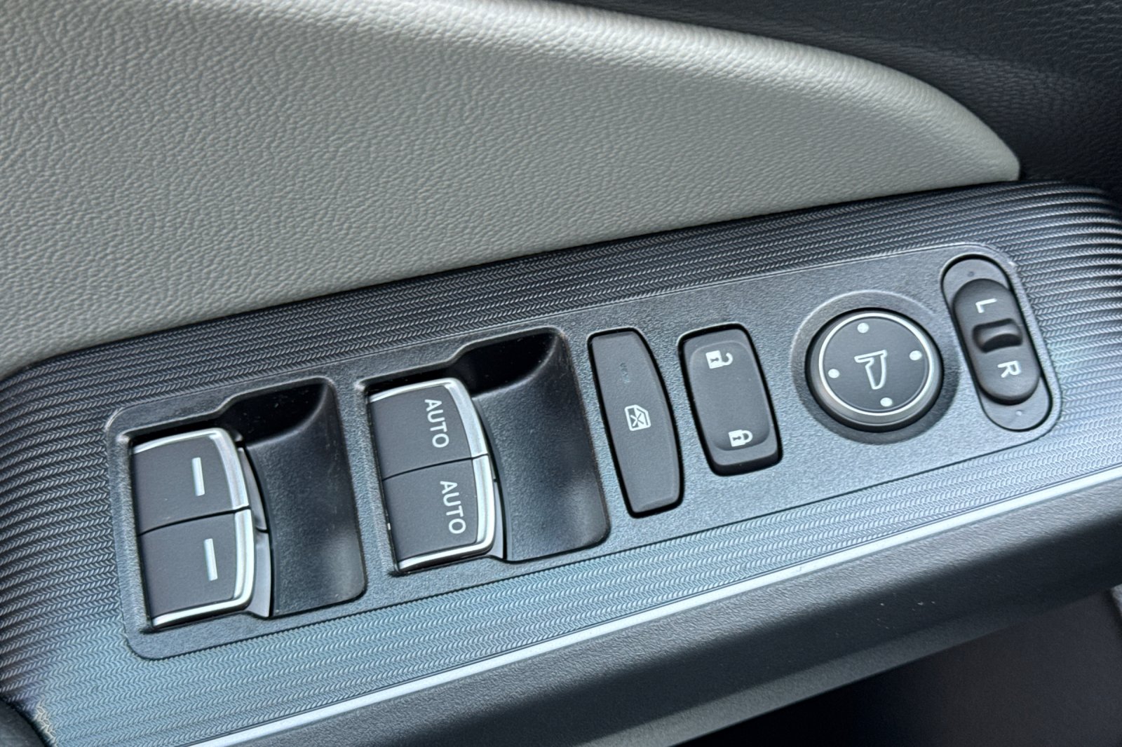 2026 Honda Civic Hybrid Sport Touring photo 11