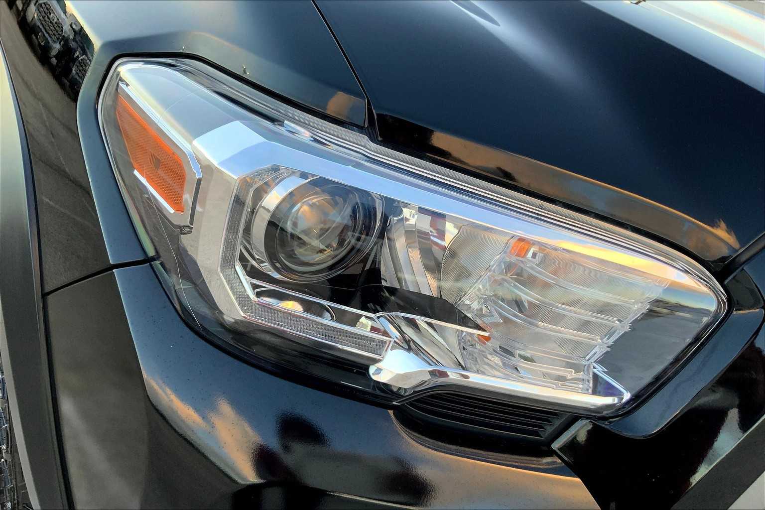 2023 Toyota Tacoma TRD photo 25