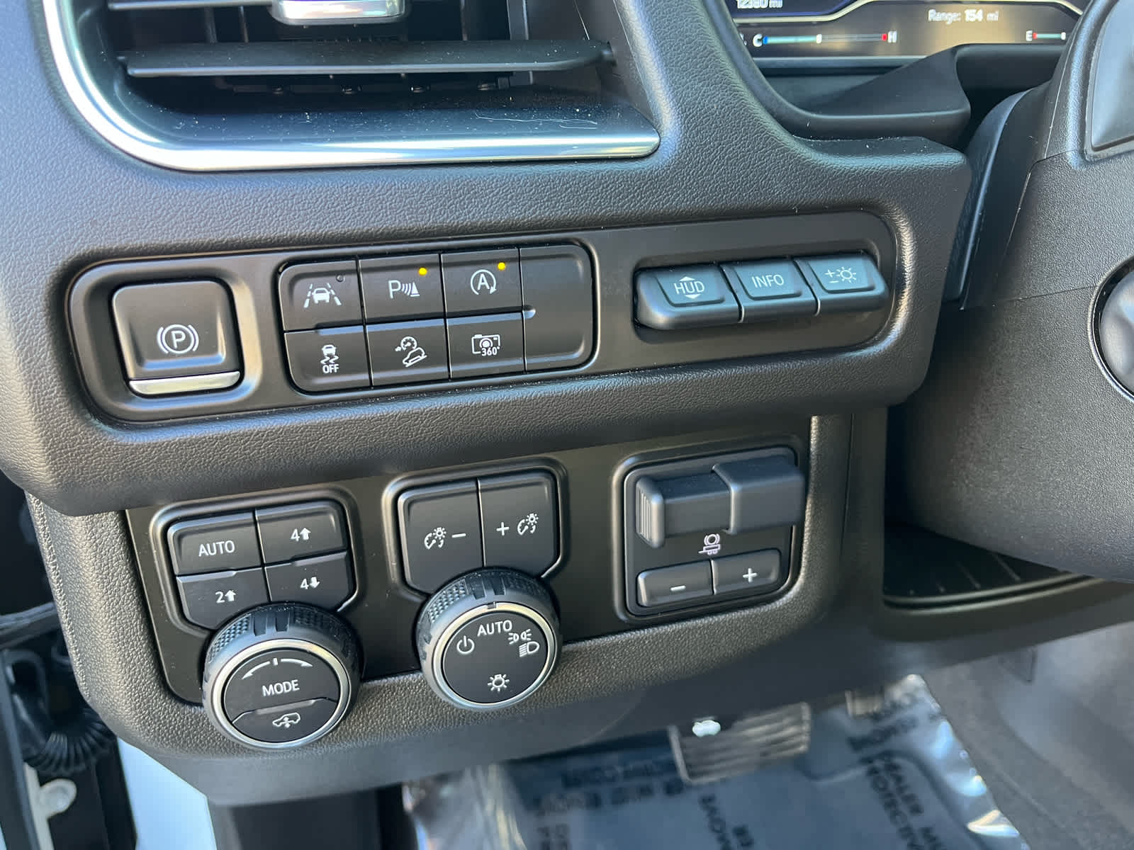 2023 Chevrolet Suburban High Country photo 20