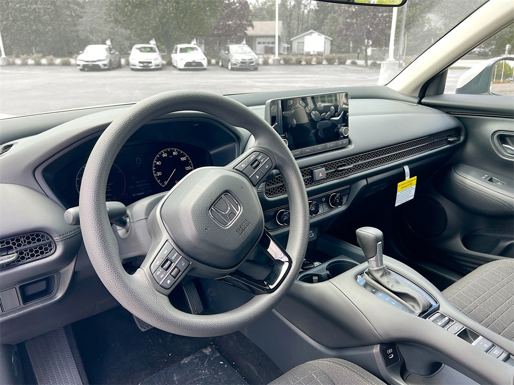 2025 Honda HR-V LX photo 14