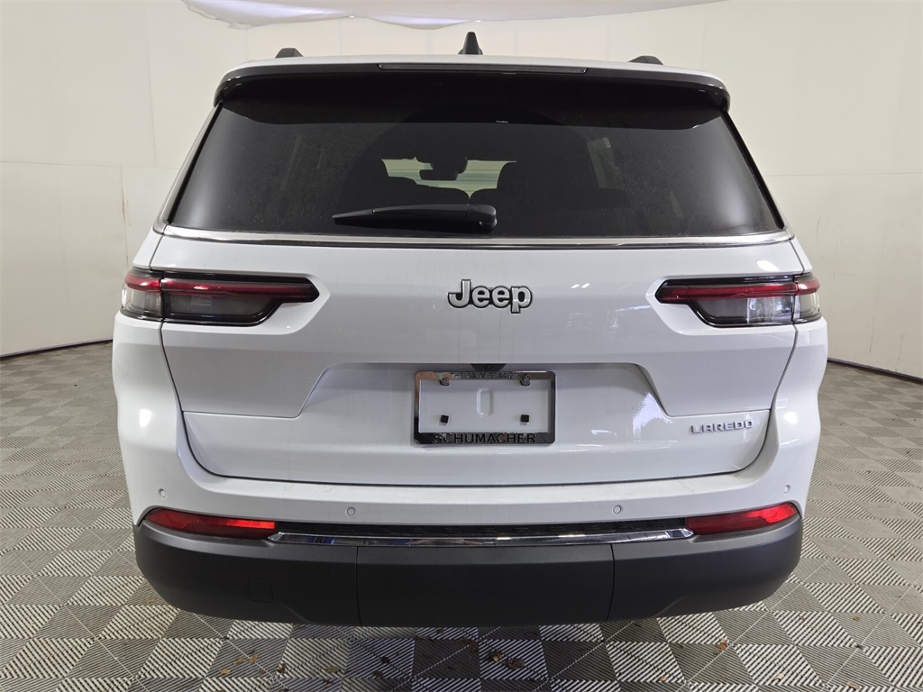 2025 Jeep Grand Cherokee Laredo photo 9