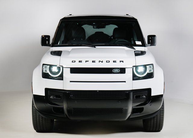 2025 Land Rover Defender 110 X-Dynamic SE photo 6