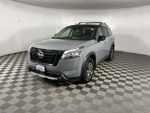 2023 Nissan Pathfinder SL photo 17