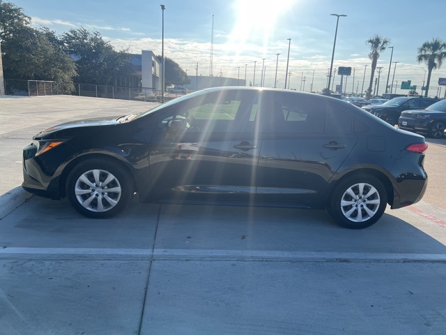 2020 Toyota Corolla LE photo 18