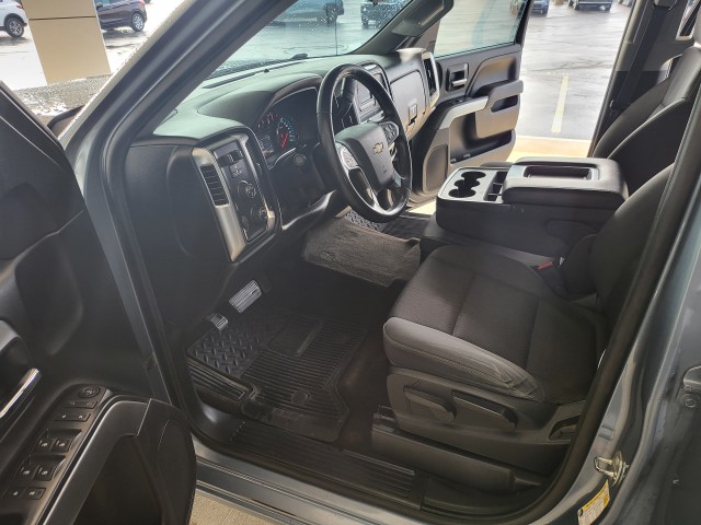 2015 Chevrolet Silverado 1500 LT photo 2