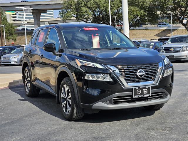 2023 Nissan Rogue SV photo 2