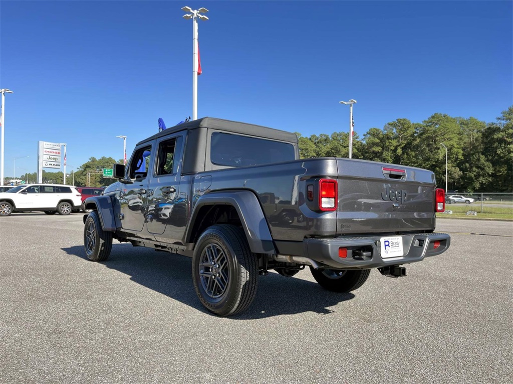 2025 Jeep Gladiator Sport S photo 3