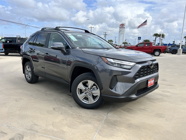 2025 Toyota RAV4 XLE's photo