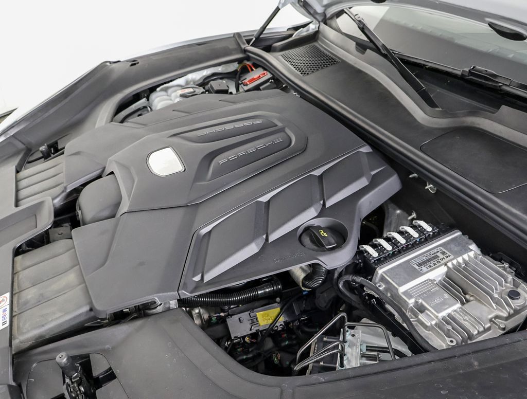 2023 Porsche Cayenne S Platinum Edition photo 10