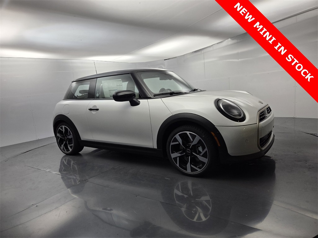 2026 MINI Hardtop 2 Door's photo