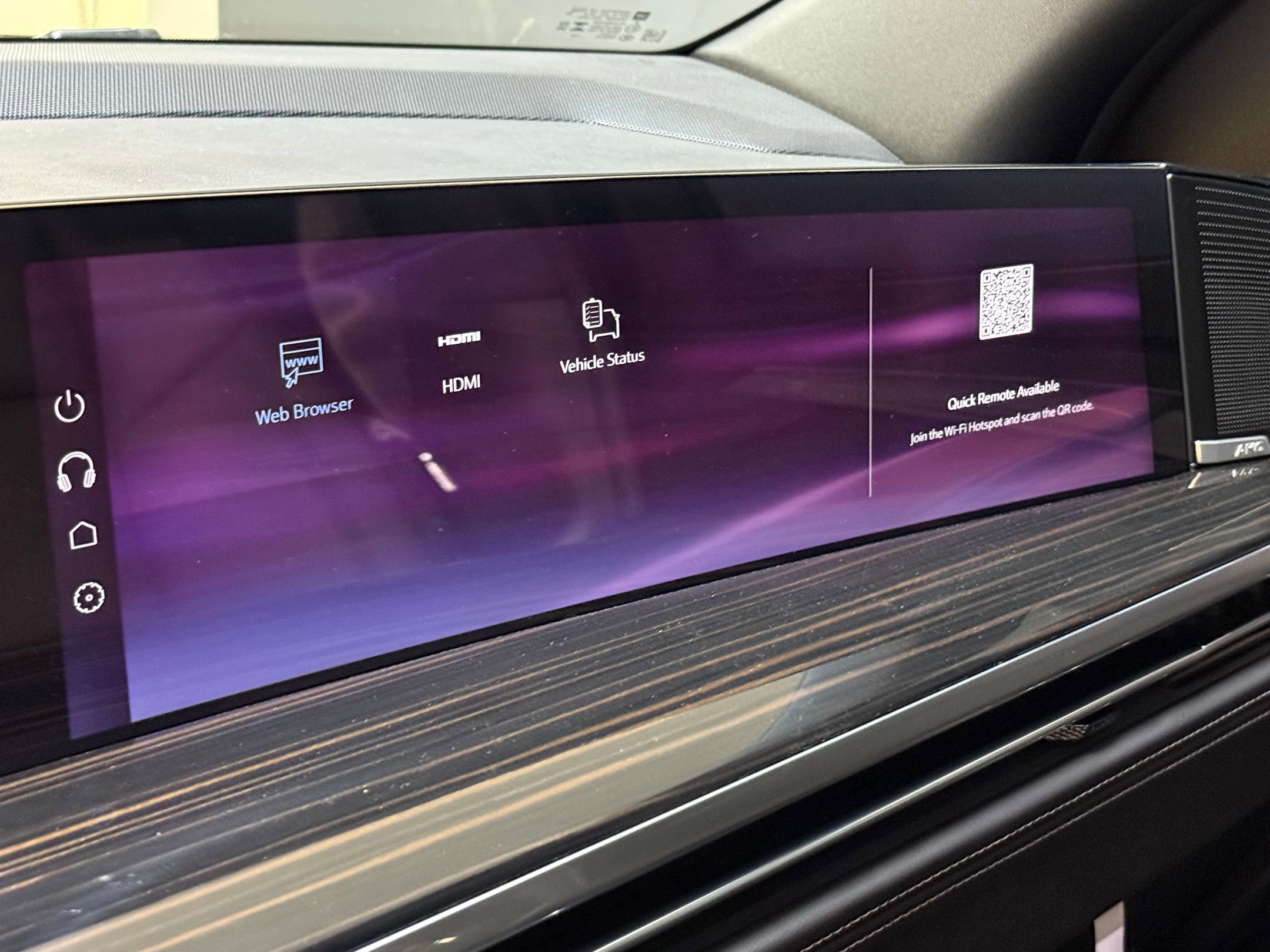 2025 Cadillac Escalade ESV Luxury photo 29