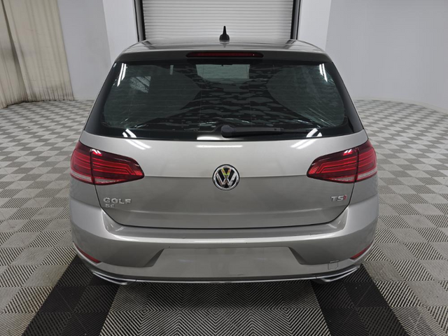 2018 Volkswagen Golf TSI SE photo 5
