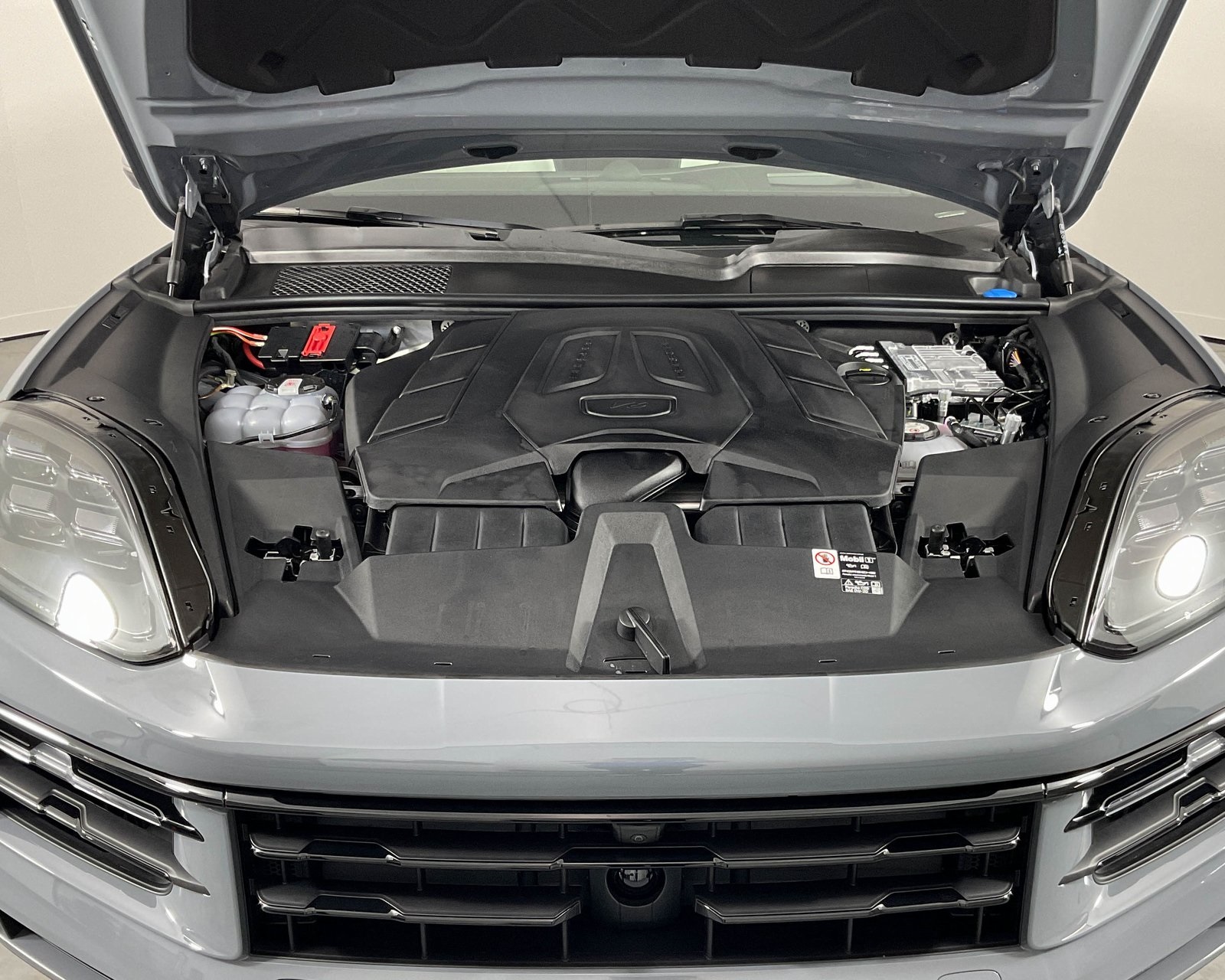 2025 Porsche Cayenne E-Hybrid photo 29