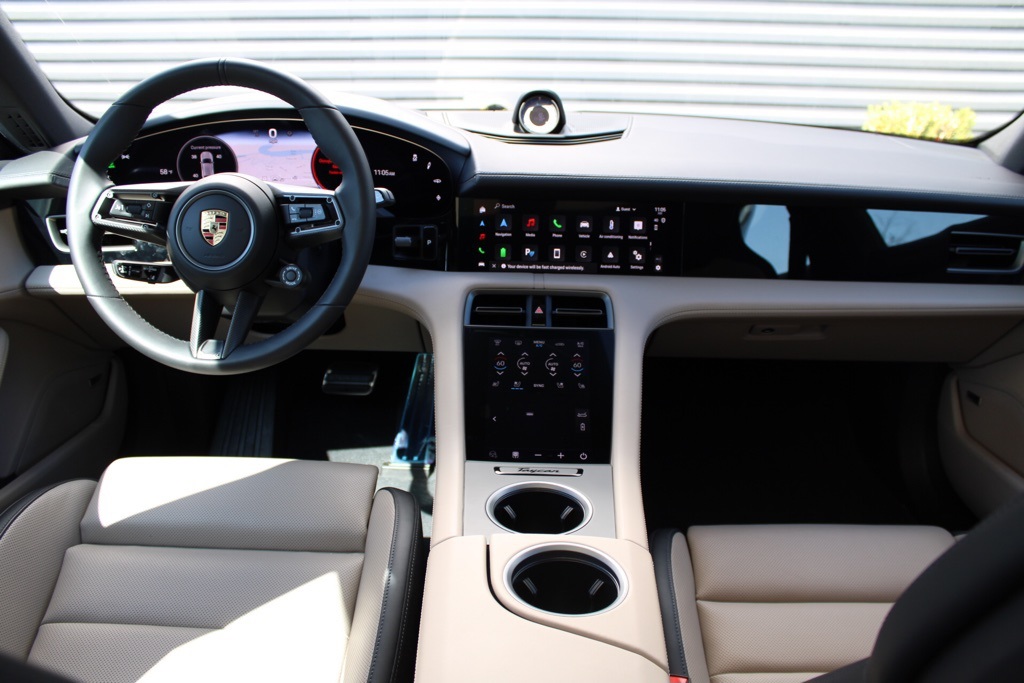 2025 Porsche Taycan 4S Cross Turismo photo 18