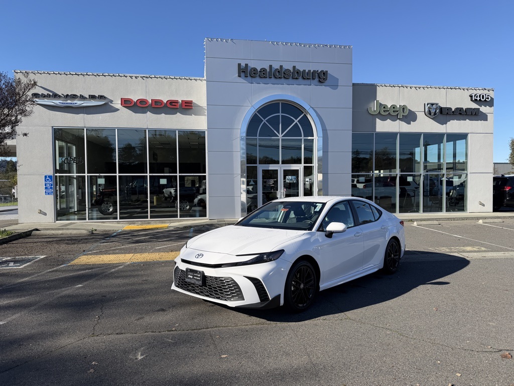 2025 Toyota Camry SE