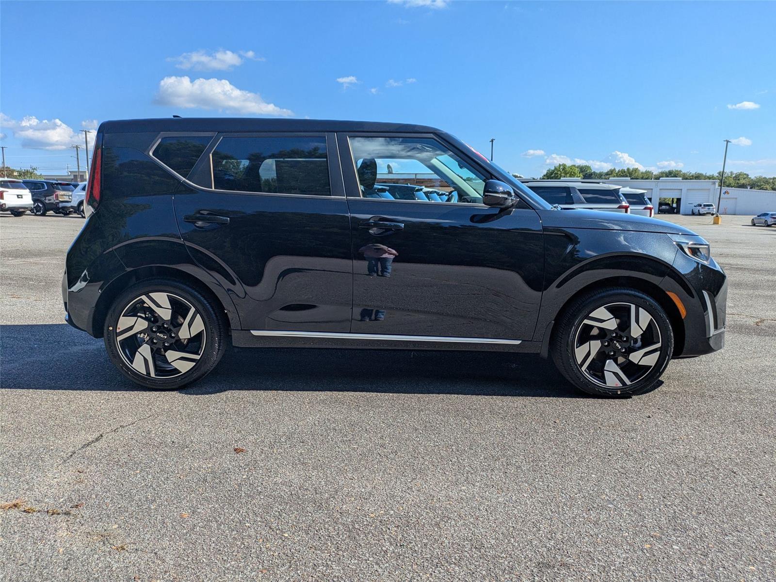 2025 Kia Soul GT-Line photo 4