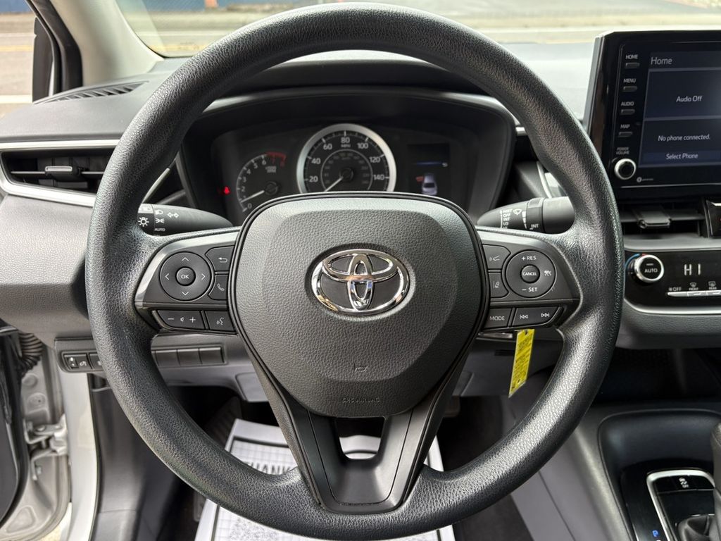 2022 Toyota Corolla LE photo 15