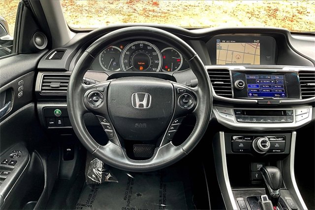 2015 Honda Accord Touring photo 4