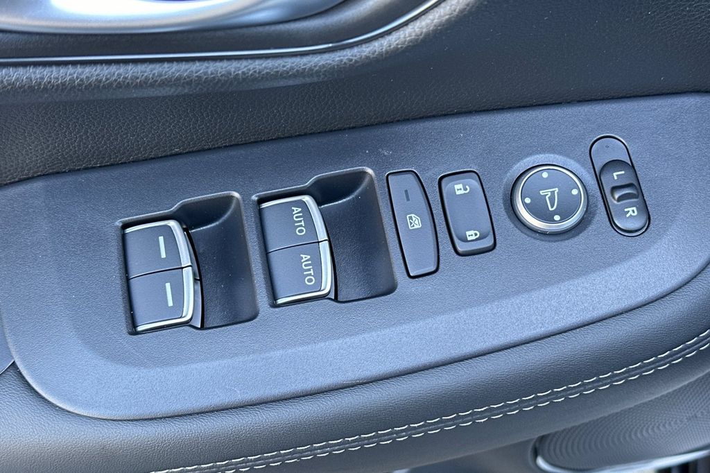 2026 Honda HR-V EX-L photo 8