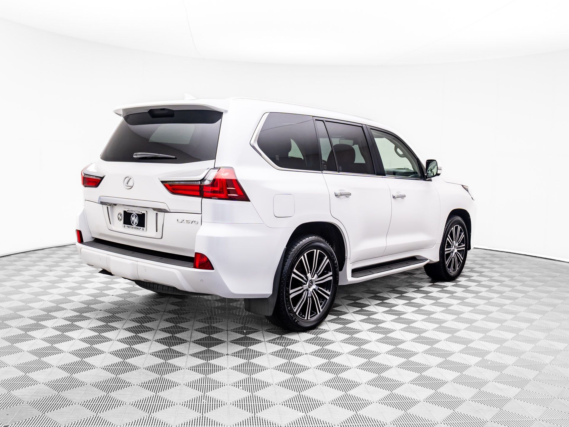 2019 Lexus LX 570 photo 5