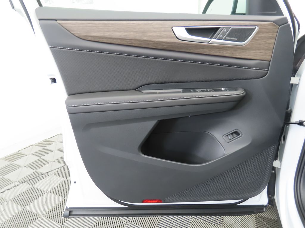 2025 Volkswagen Atlas SEL Premium R-Line photo 24