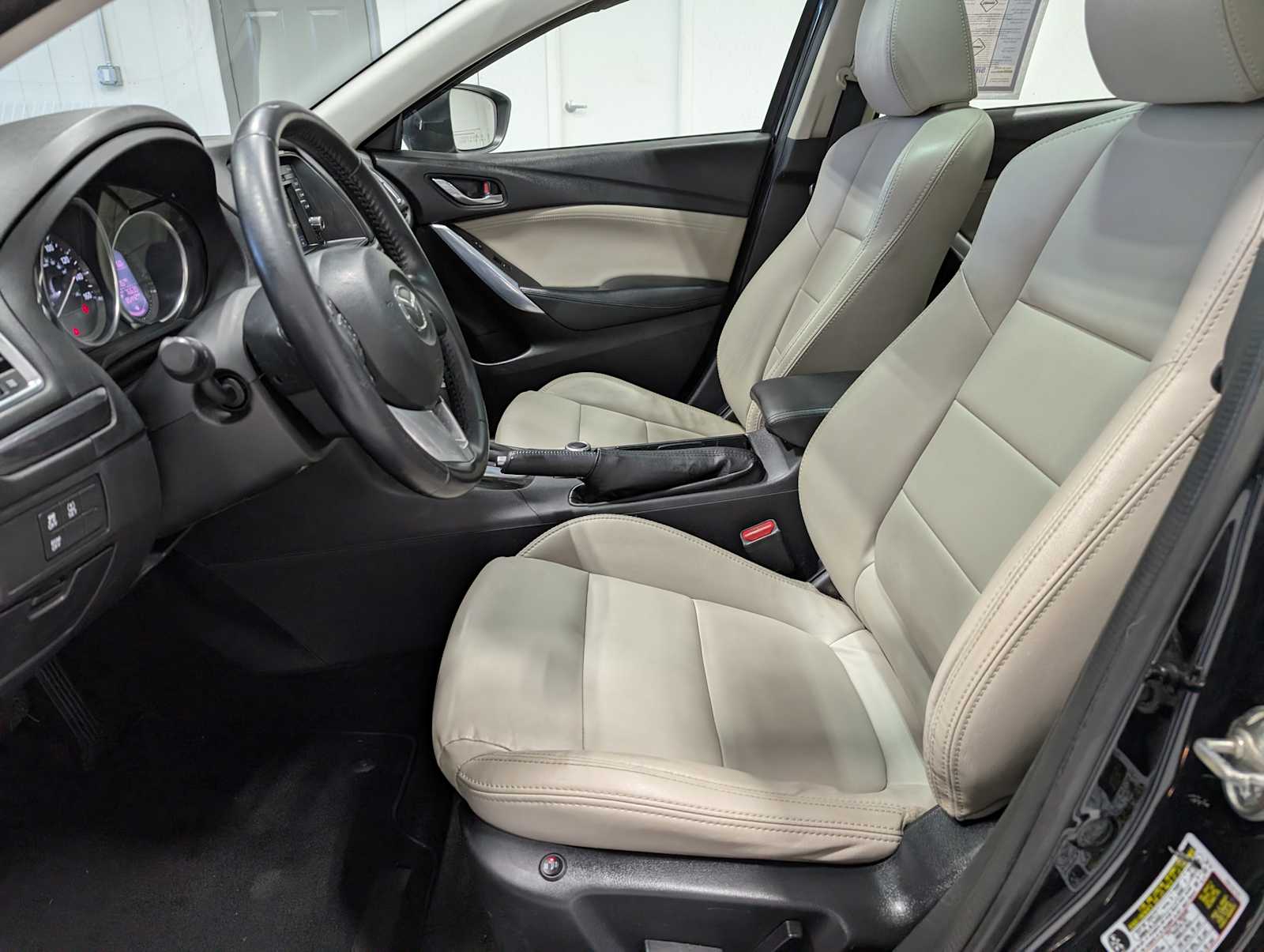 2015 Mazda Mazda6 Touring photo 4