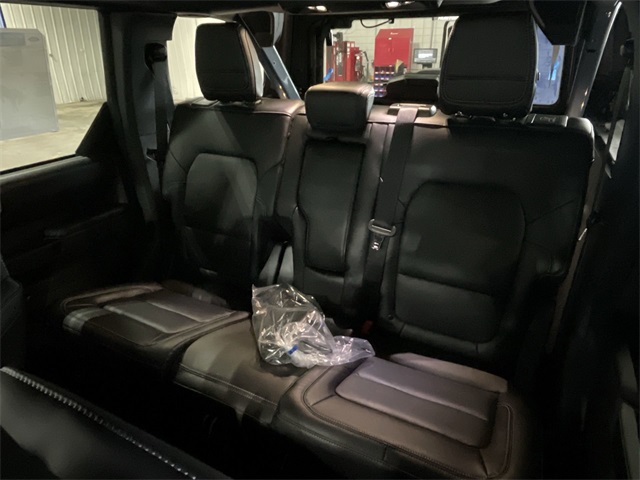 2025 Ford Bronco Outer Banks photo 28