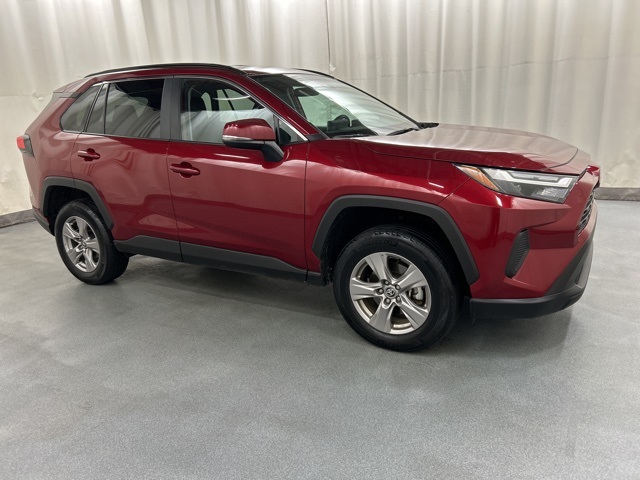 2025 Toyota RAV4 XLE's photo