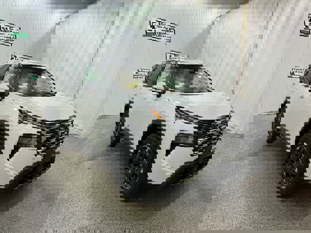 2026 Nissan Rogue SV's photo