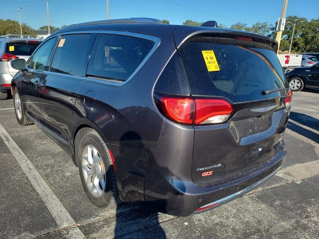 2020 Chrysler Pacifica Limited photo 3