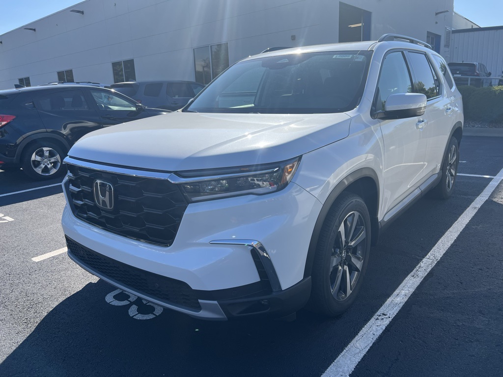 PreOwned 2025 Honda Pilot Touring 4D Sport Utility in Kansas City 
