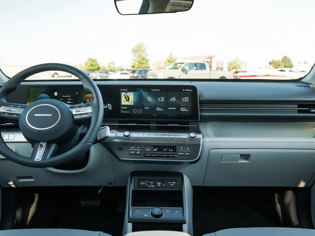 2026 Hyundai Kona SEL photo 13