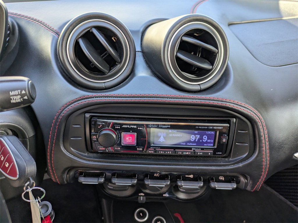 2016 Alfa Romeo 4C Coupe photo 17