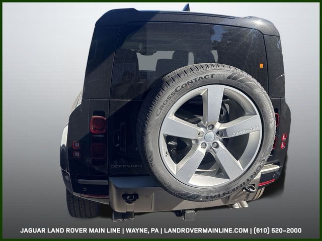 2025 Land Rover Defender 110 X-Dynamic SE photo 3
