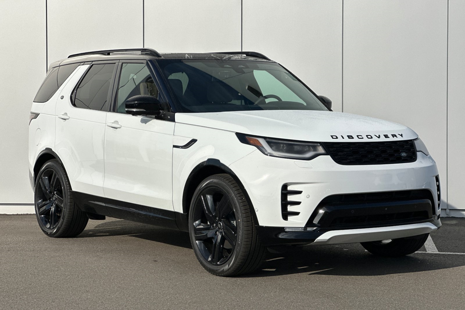 2025 Land Rover Discovery SE photo 5