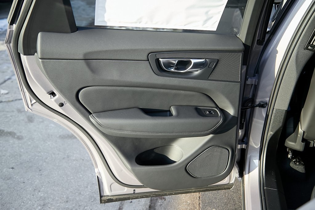 2026 VOLVO XC60 - Image 18
