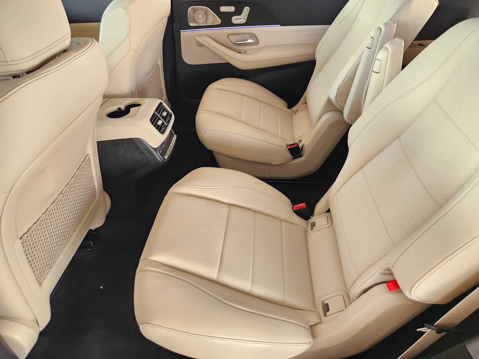 2026 Mercedes Benz GLS 450 4MATIC photo 19