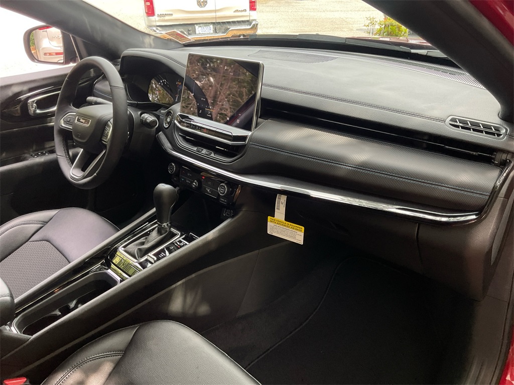2025 Jeep Compass Latitude photo 25