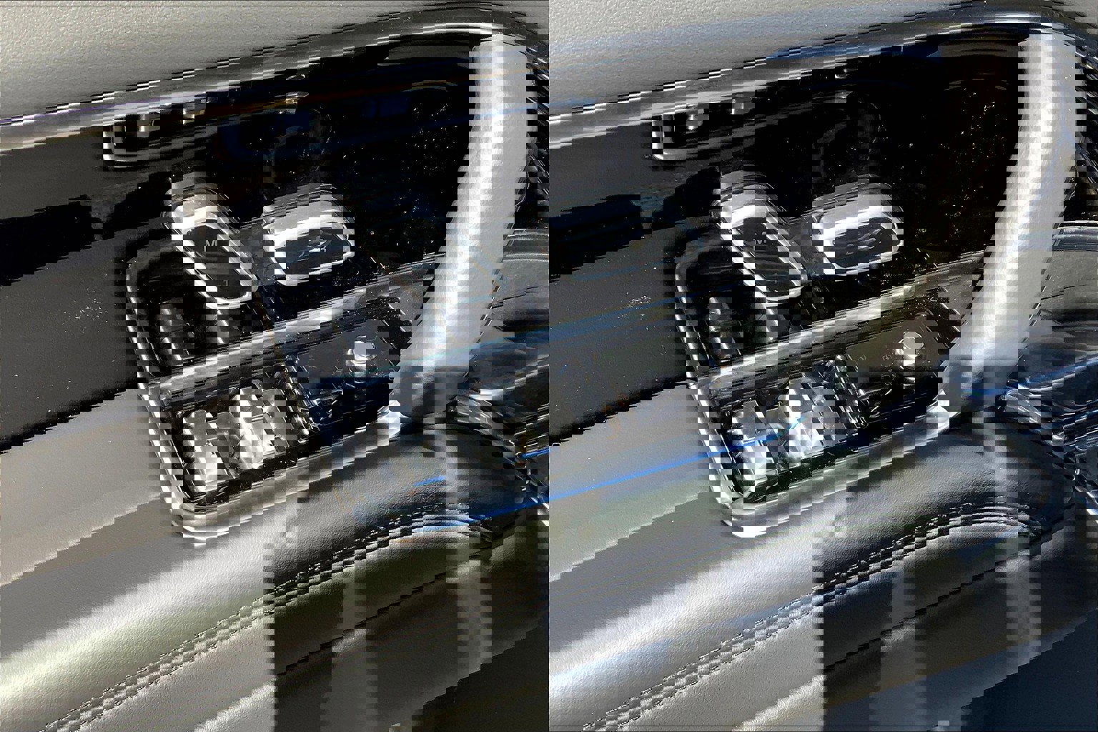 2025 Land Rover Range Rover SE photo 20