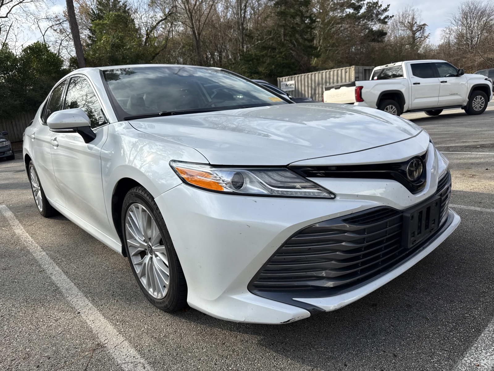 2020 Toyota Camry XLE's photo