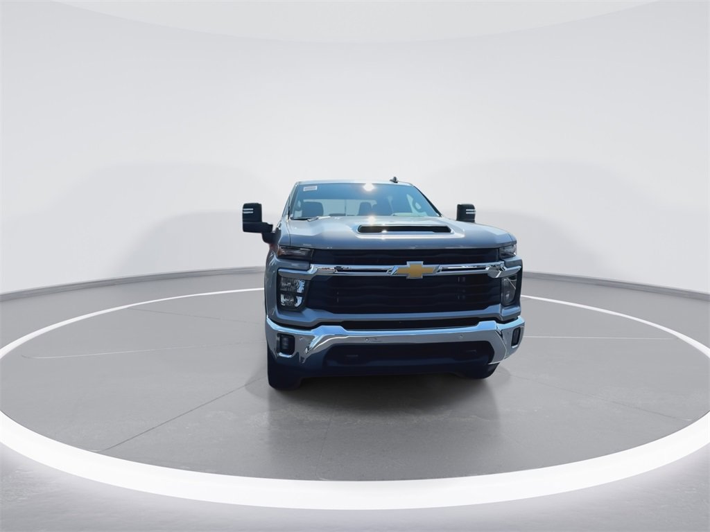2025 Chevrolet Silverado 2500HD LT photo 3