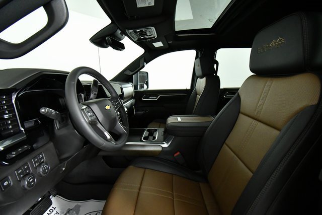 2026 Chevrolet Silverado 3500HD High Country photo 4