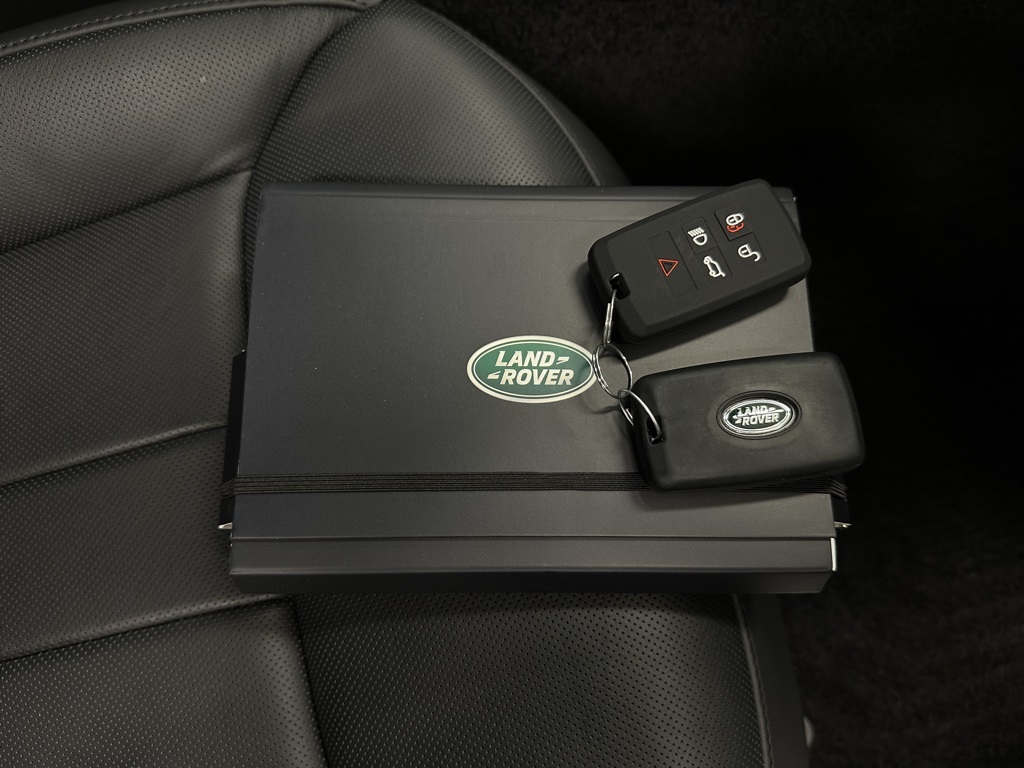 2023 Land Rover Range Rover SE photo 42