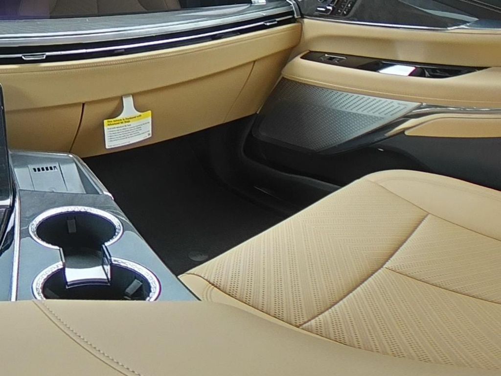 2025 Cadillac Escalade IQ Sport photo 14