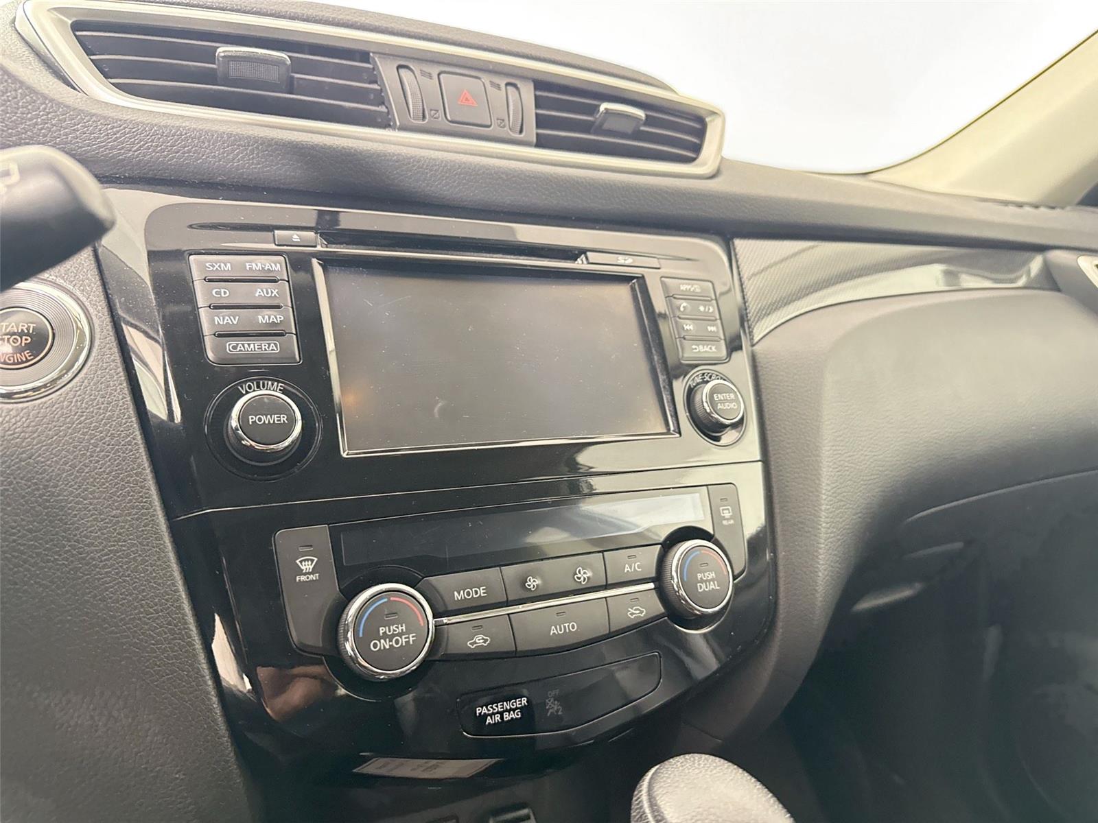 2016 Nissan Rogue SL photo 10