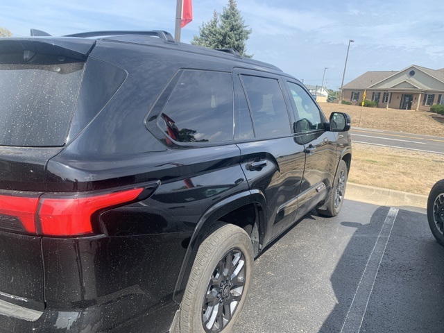 2025 Toyota Sequoia Platinum photo 4